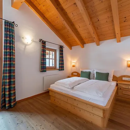 Quiet With Sauna In Koenigsleiten * Wald im Pinzgau